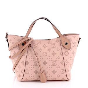 BRAND NEW LOUIS VUITTON LIGHT PINK HINA
MAHINA PM HANDBAG